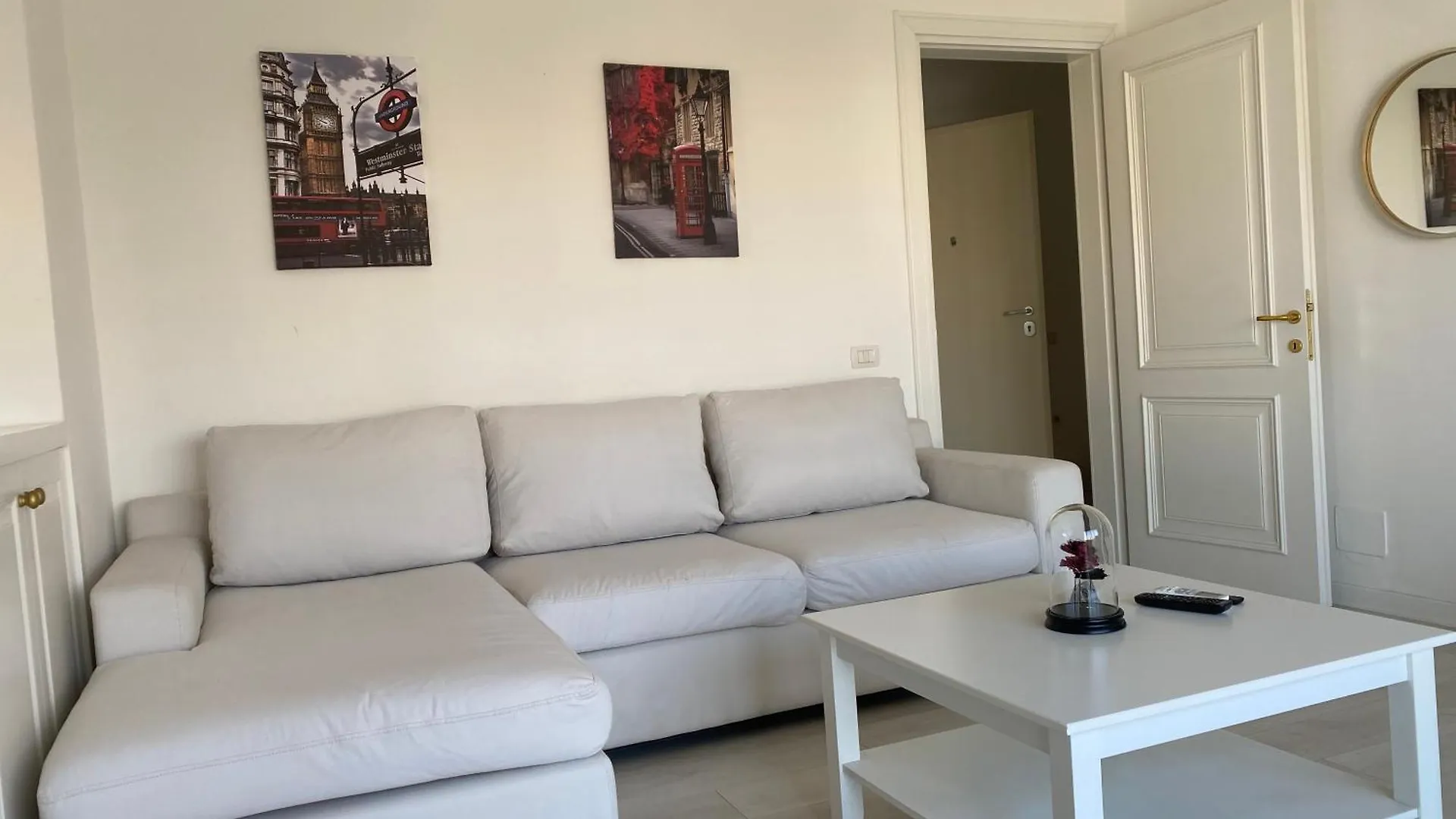 Cozy Apartment With Lake View Tirana